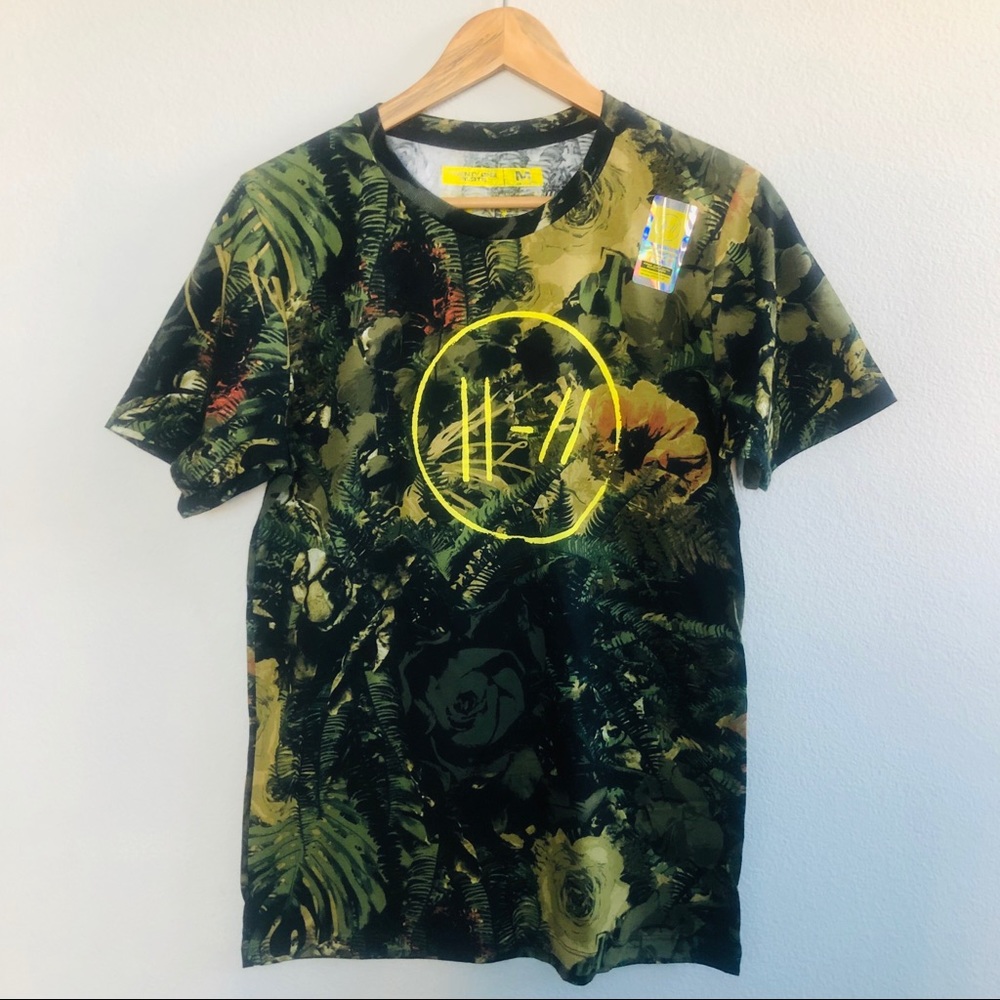 NWT The Bandits Twenty One Pilots tour T-shirt…
